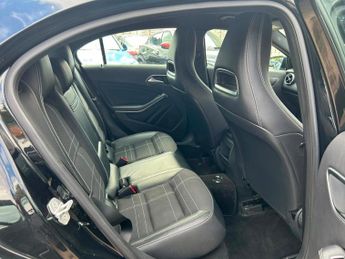 Mercedes-Benz A Class 1.6 A180 BlueEfficiency SE 7G-DCT Euro 6 (s/s) 5dr