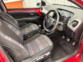Peugeot 108 1.2 VTi PureTech Allure Euro 5 3dr