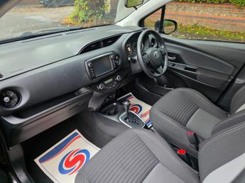 Toyota Yaris 1.5 VVT-h Design E-CVT Euro 6 (s/s) 5dr