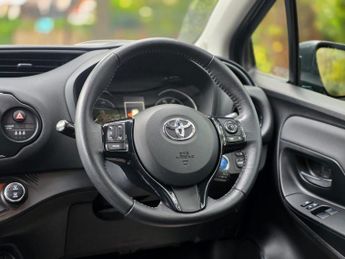 Toyota Yaris 1.5 VVT-h Design E-CVT Euro 6 (s/s) 5dr