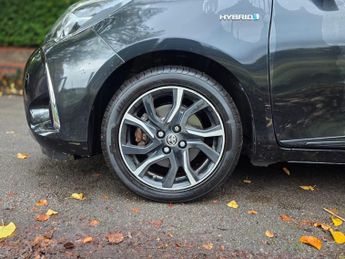 Toyota Yaris 1.5 VVT-h Design E-CVT Euro 6 (s/s) 5dr