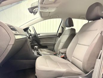 Volkswagen e-Golf 35.8kWh e-Golf Auto 5dr