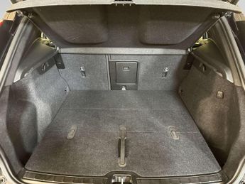Volvo XC40 2.0 B3 MHEV Plus DCT Auto Euro 6 (s/s) 5dr