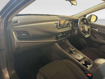 Nissan Qashqai 1.3 DIG-T MHEV Acenta Premium SUV 5dr Petrol Hybrid XTRON Euro 6