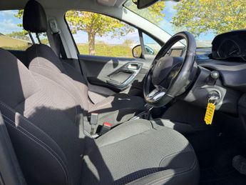 Peugeot 208 1.2 PureTech Allure EAT Euro 6 (s/s) 5dr