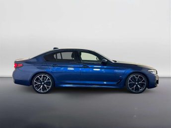 BMW 5 Series 2.0 520d MHT M Sport Saloon 4dr Diesel Hybrid Steptronic xDrive 