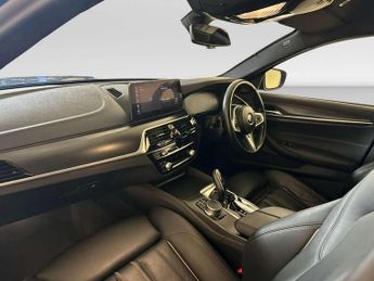 BMW 5 Series 2.0 520d MHT M Sport Saloon 4dr Diesel Hybrid Steptronic xDrive 