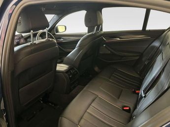 BMW 5 Series 2.0 520d MHT M Sport Saloon 4dr Diesel Hybrid Steptronic xDrive 