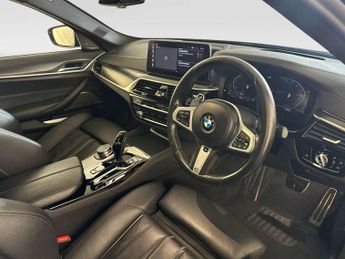 BMW 5 Series 2.0 520d MHT M Sport Saloon 4dr Diesel Hybrid Steptronic xDrive 