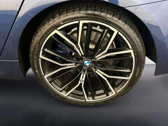 BMW 5 Series 2.0 520d MHT M Sport Saloon 4dr Diesel Hybrid Steptronic xDrive 