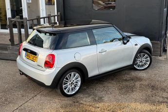 MINI Hatch 1.5 Cooper D Auto Euro 6 (s/s) 3dr