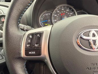 Toyota Yaris 1.5 VVT-h Trend CVT Euro 5 5dr