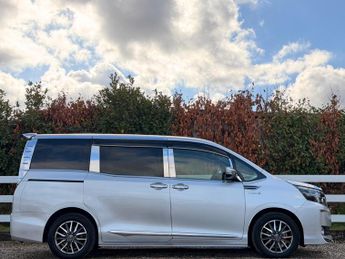 Toyota Voxy 1.8 Petrol hybrid 7 seats