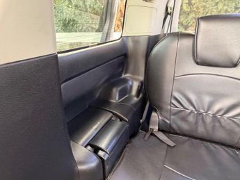 Toyota Voxy 1.8 Petrol hybrid 7 seats