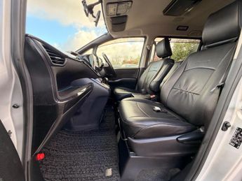 Toyota Voxy 1.8 Petrol hybrid 7 seats