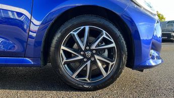 Toyota Yaris 1.5 VVT-h Design E-CVT Euro 6 (s/s) 5dr