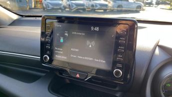 Toyota Yaris 1.5 VVT-h Design E-CVT Euro 6 (s/s) 5dr