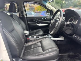 Nissan Navara 2.3 dCi Tekna Auto 4WD Euro 6 4dr