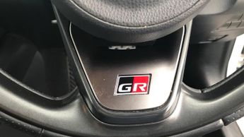 Toyota Yaris 1.5 VVT-h GR SPORT E-CVT Euro 6 (s/s) 5dr
