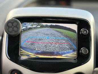 Toyota AYGO 1.0 VVT-i x-play x-shift Euro 5 5dr Euro 5