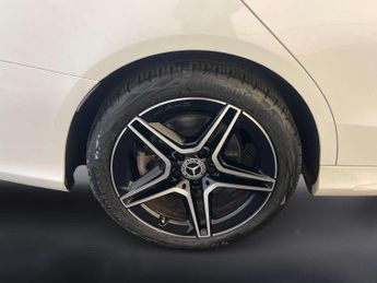Mercedes-Benz C Class 2.0 C300e 13.5kWh AMG Line Night Edition (Premium Plus) Estate 5