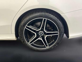 Mercedes-Benz C Class 2.0 C300e 13.5kWh AMG Line Night Edition (Premium Plus) Estate 5
