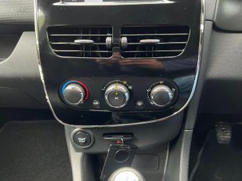 Renault Clio 0.9 TCe Dynamique MediaNav Hatchback 5dr Petrol Manual Euro 5 (s
