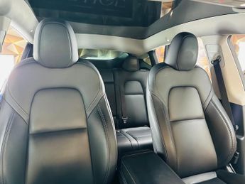 Tesla Model Y (Dual Motor) Long Range Auto 4WDE 5dr