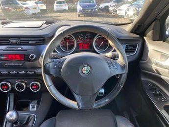 Alfa Romeo Giulietta 2.0 JTDM-2 Veloce Euro 5 (s/s) 5dr
