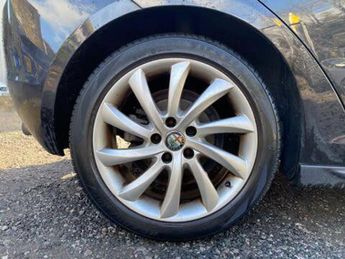 Alfa Romeo Giulietta 2.0 JTDM-2 Veloce Euro 5 (s/s) 5dr