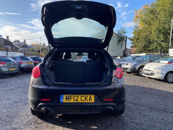 Alfa Romeo Giulietta 2.0 JTDM-2 Veloce Euro 5 (s/s) 5dr