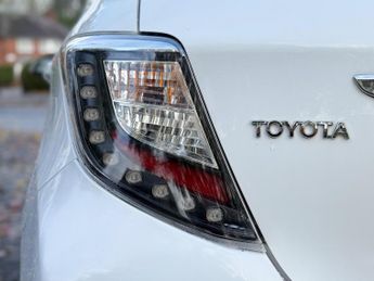 Toyota Yaris 1.5 VVT-h T Spirit Hatchback 5dr Petrol Hybrid CVT Euro 5 (101 p