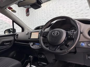 Toyota Yaris 1.5 VVT-h Icon Tech E-CVT Euro 6 (s/s) 5dr