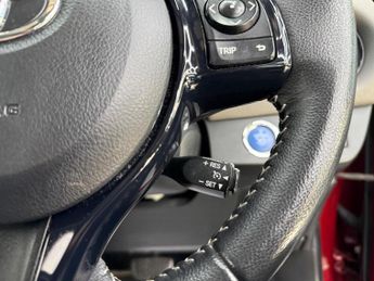 Toyota Yaris 1.5 VVT-h Icon Tech E-CVT Euro 6 (s/s) 5dr