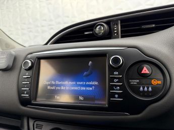 Toyota Yaris 1.5 VVT-h Icon Tech E-CVT Euro 6 (s/s) 5dr