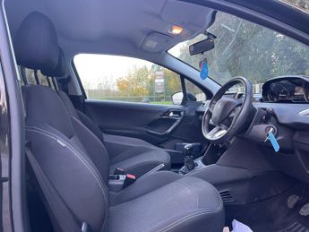 Peugeot 208 1.2 PureTech Black Edition Euro 6 3dr