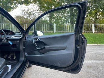 Peugeot 208 1.2 PureTech Black Edition Euro 6 3dr