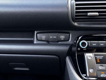 Hyundai INSTER Long Range 49kWh 02 SUV 5dr Electric Auto (115 ps)