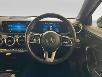 Mercedes-Benz A Class 1.5 A180d Sport (Executive) Hatchback 5dr Diesel 7G-DCT Euro 6 (