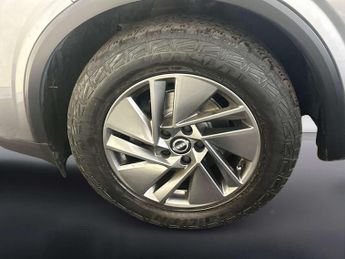 Nissan Qashqai 1.3 DIG-T MHEV Acenta Premium SUV 5dr Petrol Hybrid XTRON Euro 6