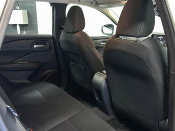 Nissan Qashqai 1.3 DIG-T MHEV Acenta Premium SUV 5dr Petrol Hybrid XTRON Euro 6