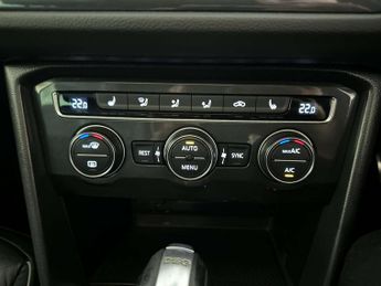 Volkswagen Tiguan 2.0 TDI R-Line SUV 5dr Diesel DSG Euro 6 (s/s) (150 ps)