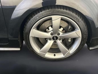 Audi TT RS 2.5 TFSI Coupe 3dr Petrol S Tronic quattro Euro 5 (340 ps)