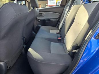 Toyota Yaris 1.5 VVT-i Icon Tech CVT Euro 6 5dr
