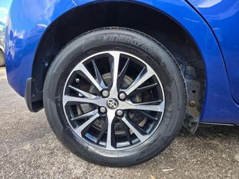 Toyota Yaris 1.5 VVT-i Icon Tech CVT Euro 6 5dr