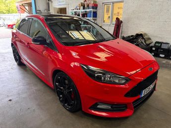 Ford Focus 2.0T EcoBoost ST-3 Euro 6 (s/s) 5dr