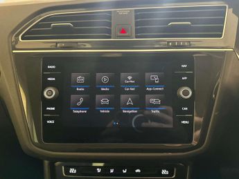 Volkswagen Tiguan 1.5 TSI EVO Match SUV 5dr Petrol DSG Euro 6 (s/s) (150 ps)