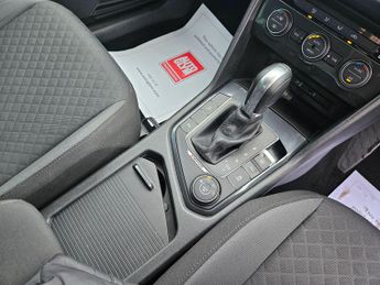 Volkswagen Tiguan 2.0 TDI BlueMotion Tech SE Navigation DSG 4Motion Euro 6 (s/s) 5