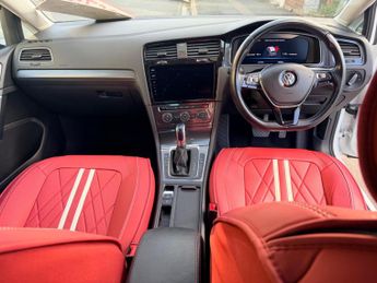Volkswagen e-Golf 35.8kWh e-Golf Auto 5dr