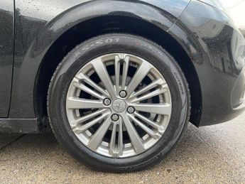 Peugeot 208 1.2 PureTech Allure Euro 6 5dr